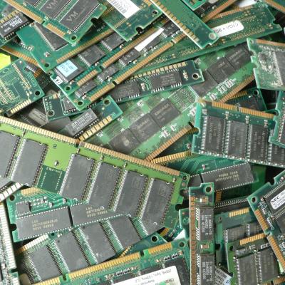Paměti z PC RAM zlacené kontakty